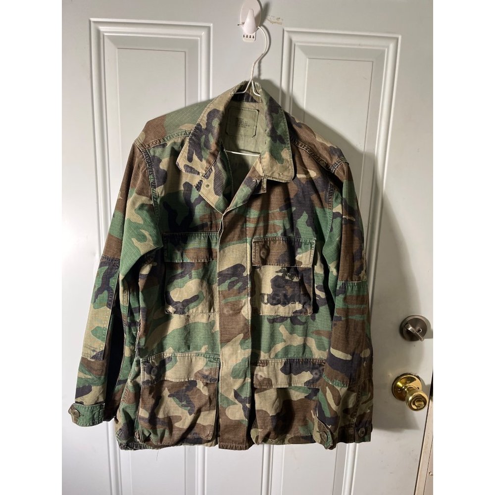 United States Marine Corps green camouflage button front jacket size small